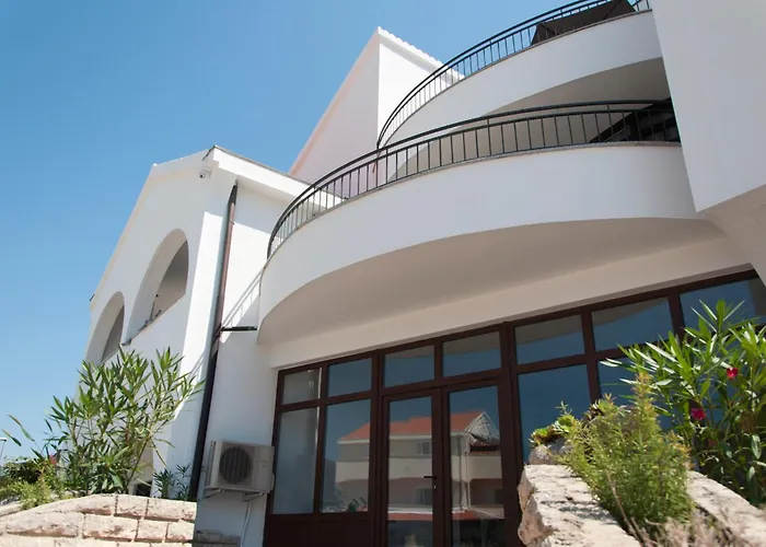 Domus Albus Apartman *